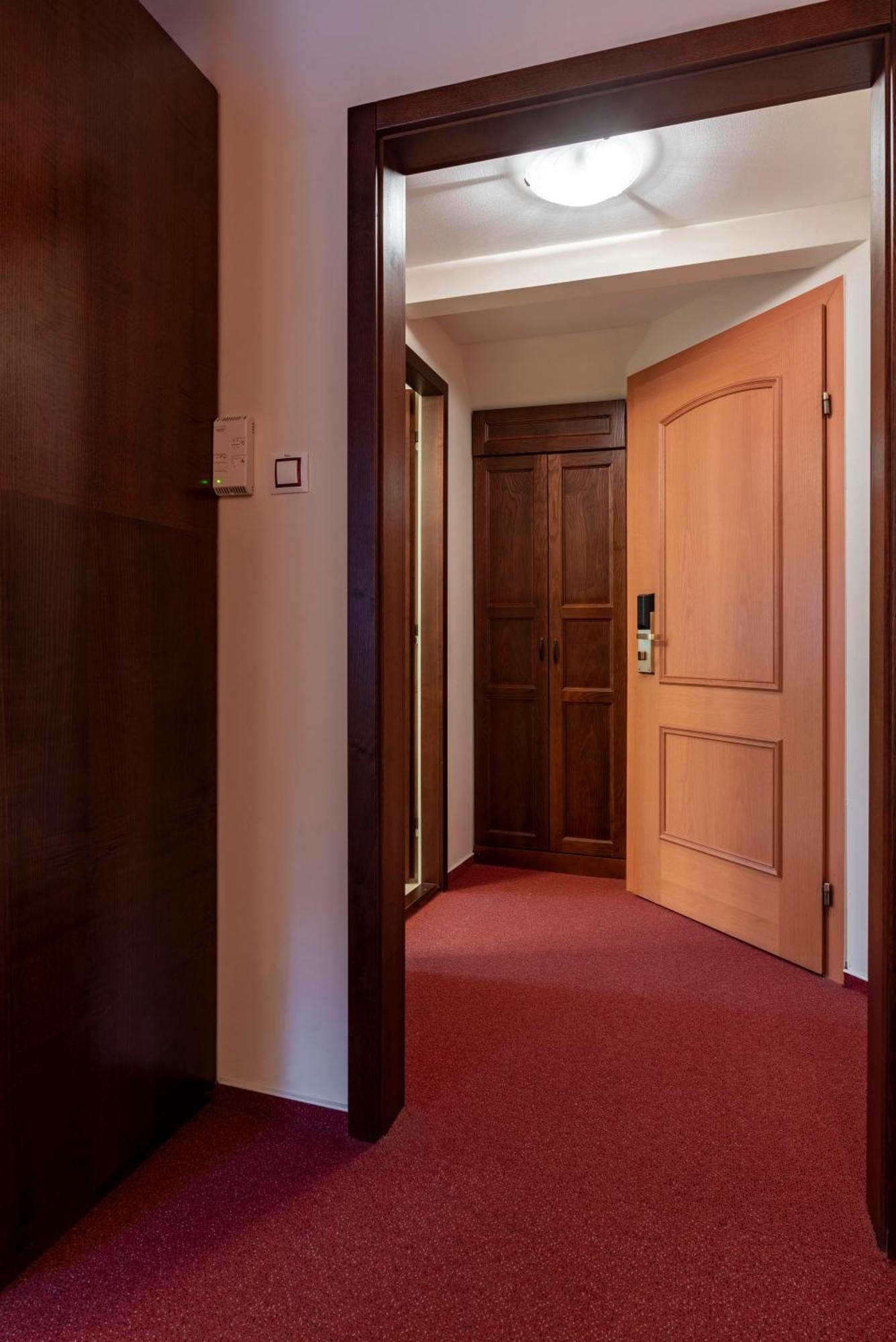 Hotel Green Gondola Plzen Exterior photo